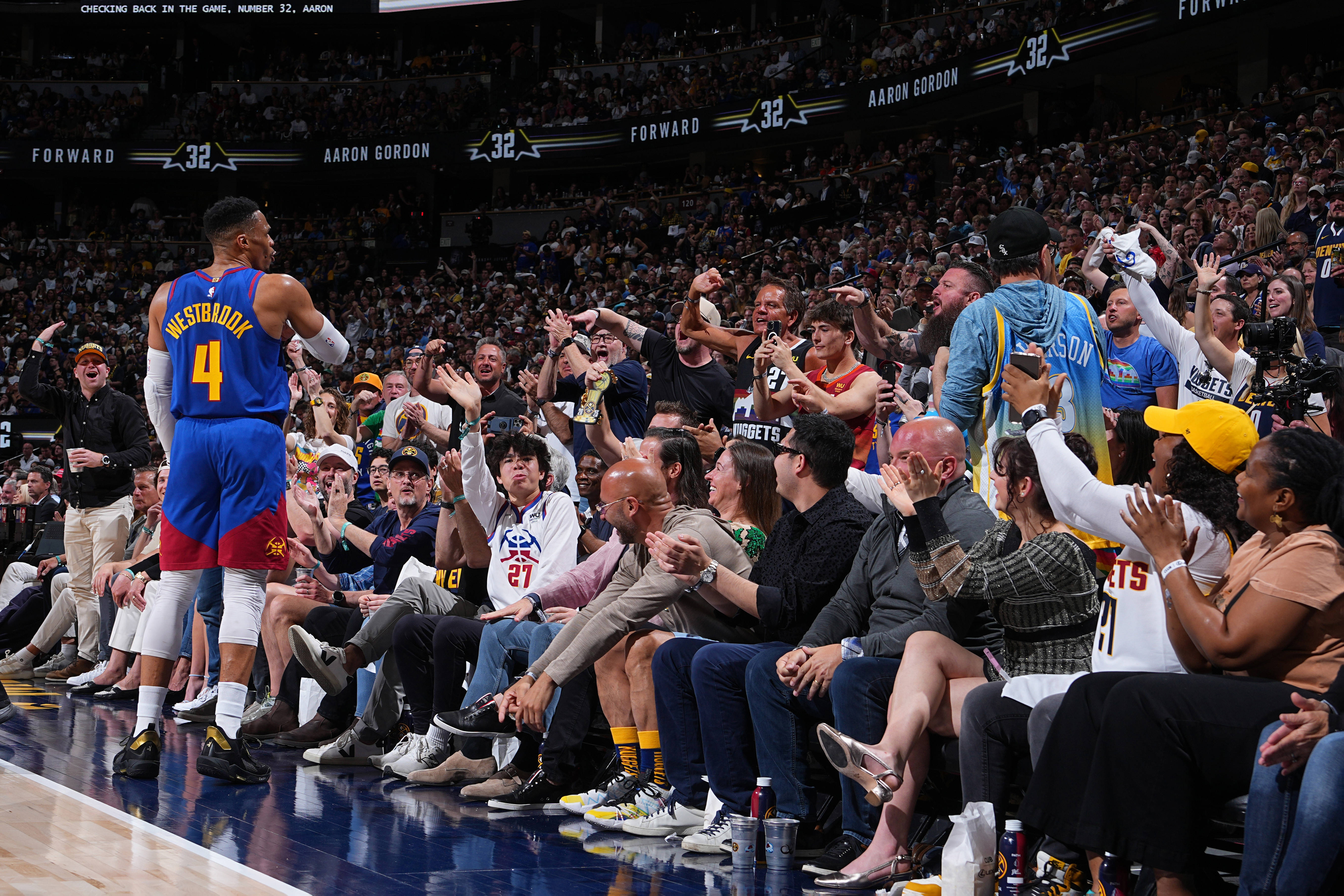 九游会包含西亚卡姆焦点对战，哈登与70激战瑞士队分钟，晋级下一阶段胜负难料！比赛高潮迭起的词条