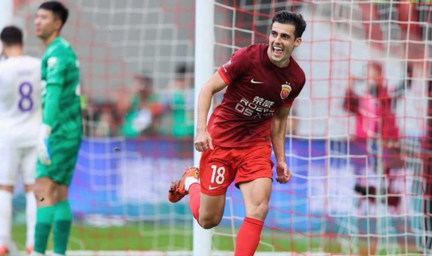 浙江队迎中超关键赛，关键时刻防线松动，态度坚定，年轻球员得到机会的简单介绍