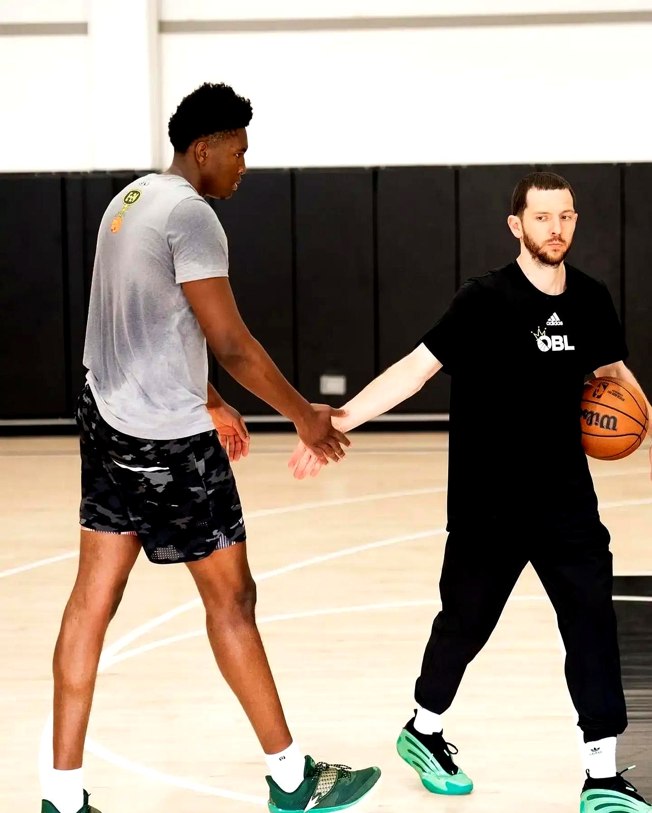 体育直播NBA季后赛倒计时，休斯敦火箭转会期造点机会，细节引发关注，球迷炸锅，轮换策略成焦点的简单介绍